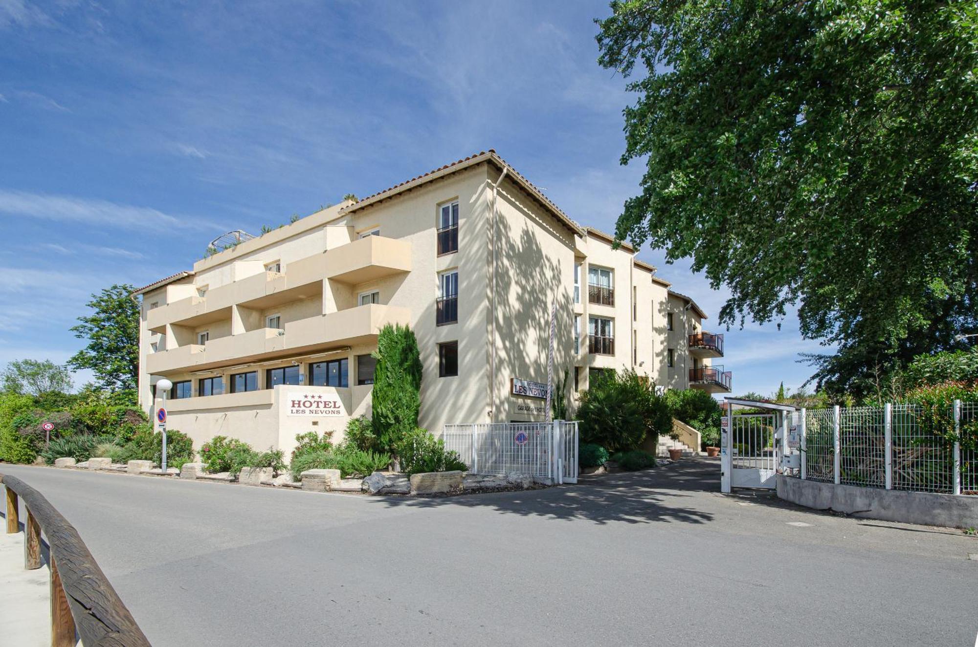 Hotel Les Nevons L'Isle-sur-la-Sorgue Exterior photo