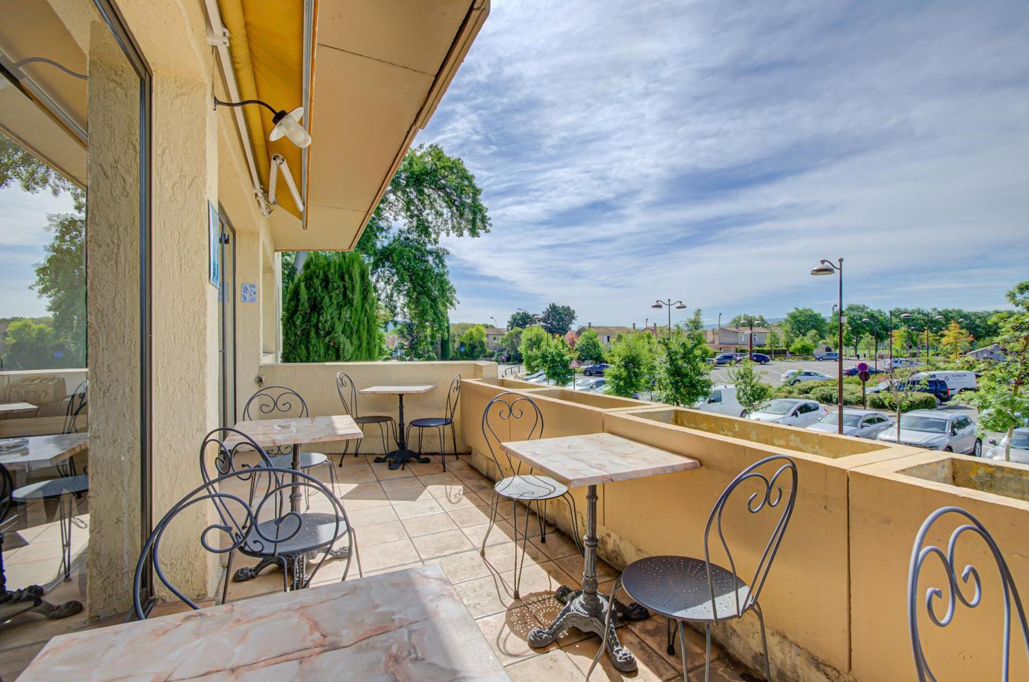 Hotel Les Nevons L'Isle-sur-la-Sorgue Exterior photo