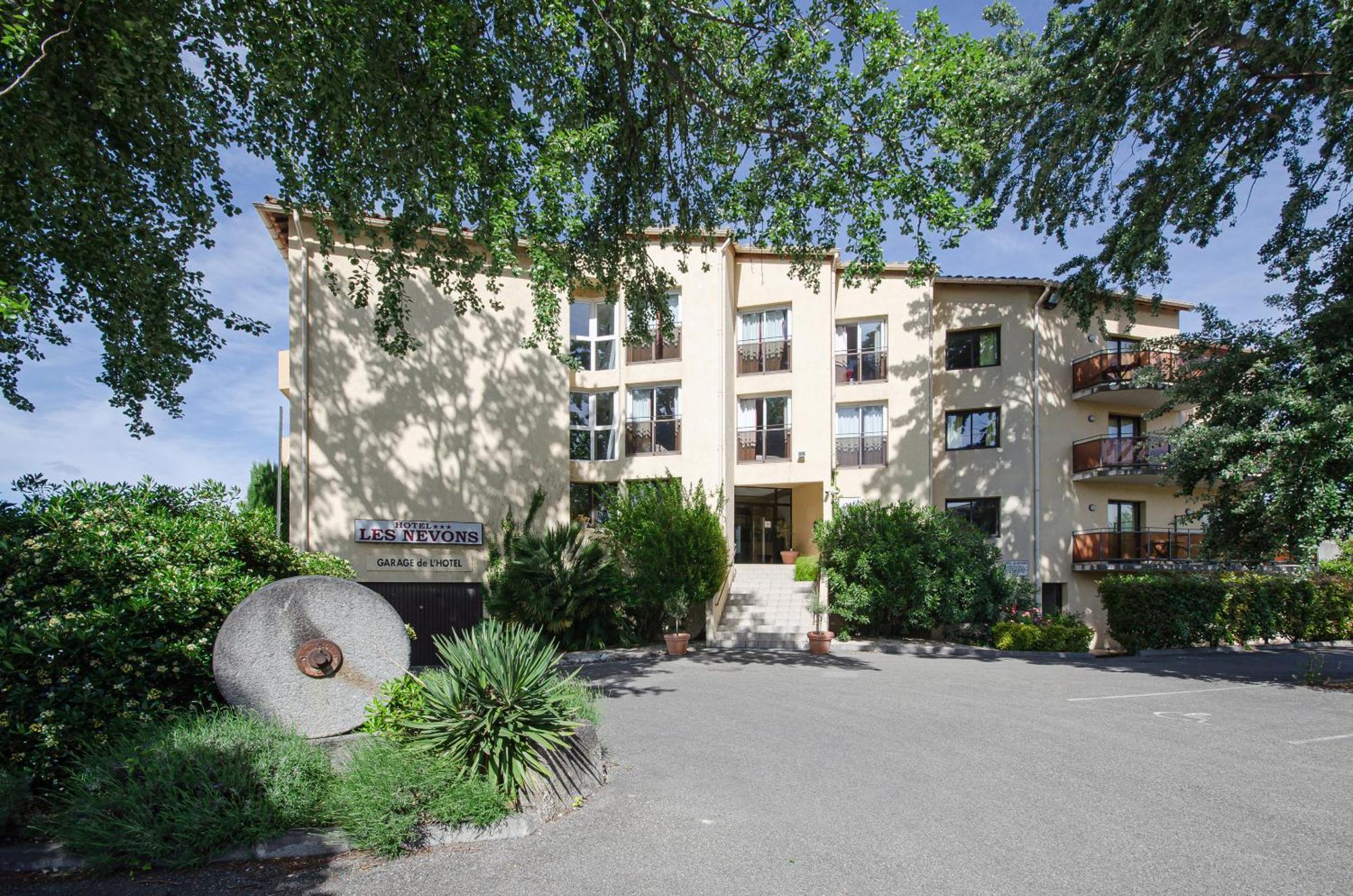 Hotel Les Nevons L'Isle-sur-la-Sorgue Exterior photo