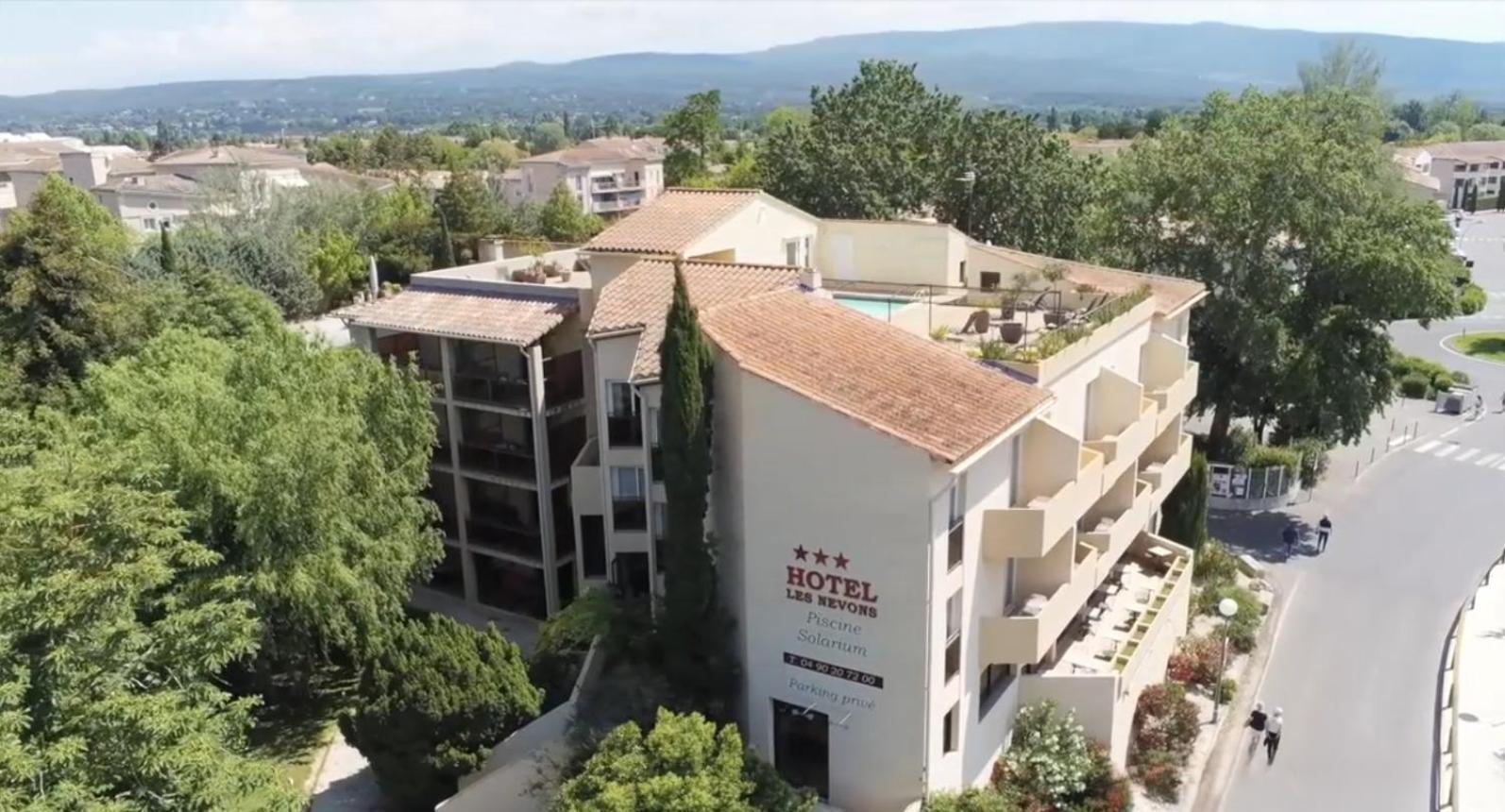 Hotel Les Nevons L'Isle-sur-la-Sorgue Exterior photo