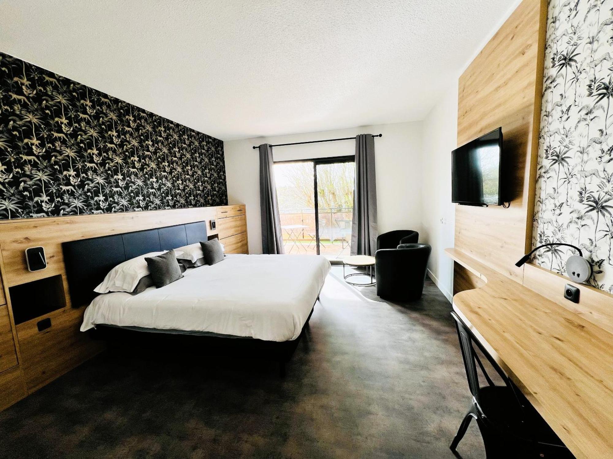 Hotel Les Nevons L'Isle-sur-la-Sorgue Room photo